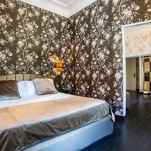 Via Veneto 3* Rome